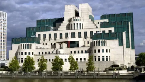 The UK's Secret Intelligence Service Rolls Out Encrypted Platform to Attract Intelligence Sources in the Russian Federation