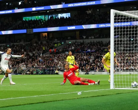 Goalkeeper Luiz's Crucial Error Hands Tottenham First Triumph